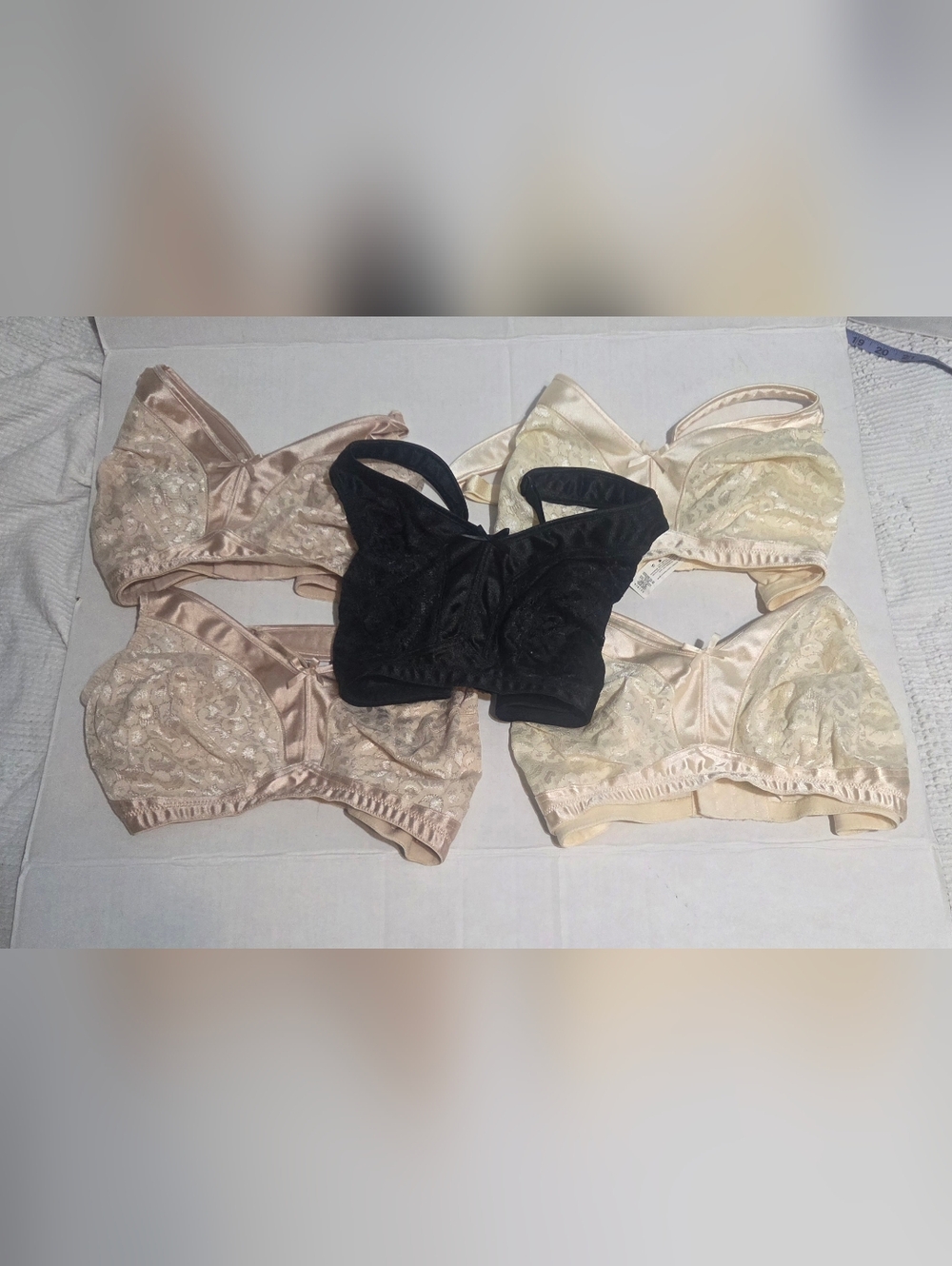 Playtex P4125 40c Bras Set Of 6 Satin Fabric 98% NEW MINT CONDITION